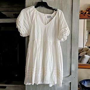 White puff sleeve dress size small